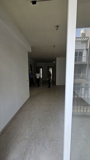 Room in 2 BHK Builder Floor at Smart World Orchard, Sector 61 – for Rent