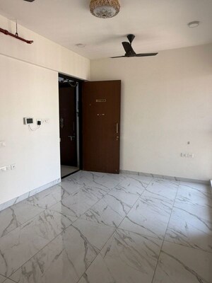 Room in 2 BHK Apartment at Raymond Ten X Era, Pokhran Road No One – for Rent