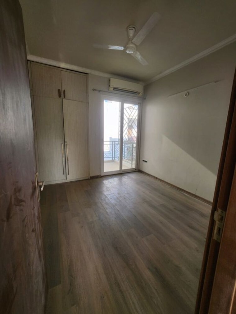 Room, central-park-flower-valley-aqua-front-towers 3 Bedroom 1789 Sq.Ft. Apartment In Sohna Sector 33 Gurgaon 10414455