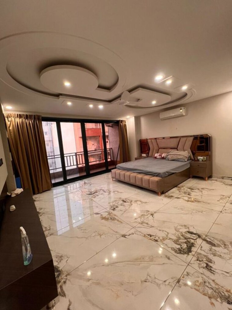  Parking, sector 32 4 Bedroom 3500 Sq.Ft. Builder Floor In Sector 32 Gurgaon 10414779