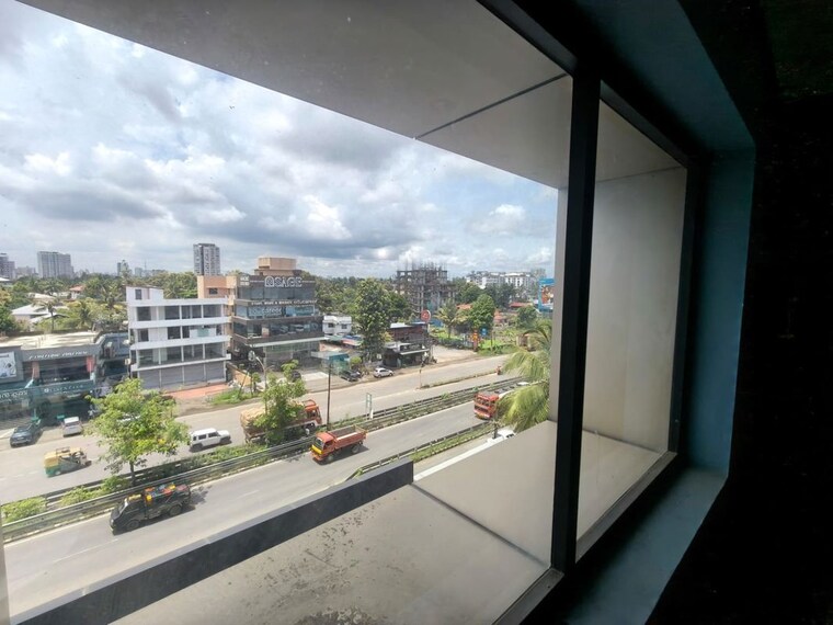 Balcony, chakkaraparambu Commercial Office Space 3500 Sq.Ft. In Chakkaraparambu Kochi 10414791