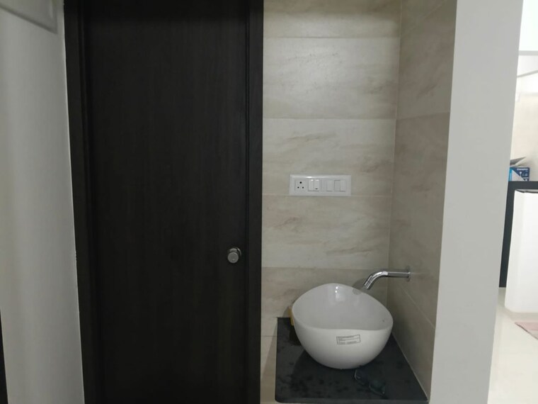 Bathroom, nexus-atrium 2 Bedroom 1000 Sq.Ft. Apartment In Moshi Pune 10414796