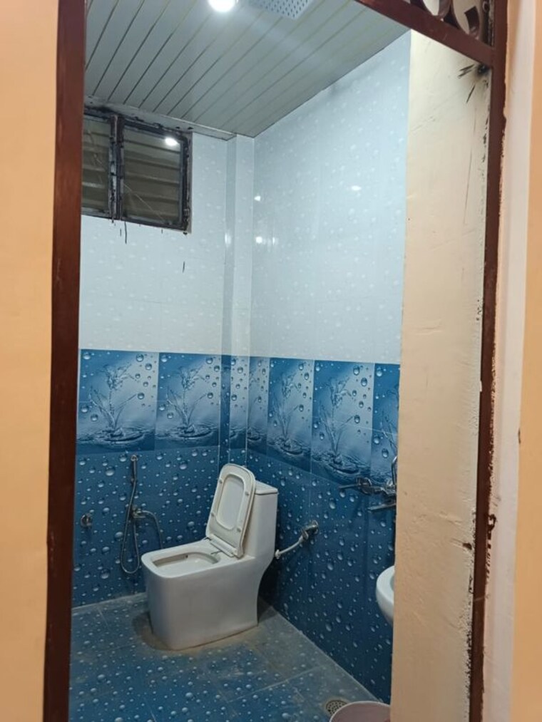 Bathroom, viram khand 2 Bedroom 1250 Sq.Ft. Independent House In Viram Khand Lucknow 10414825