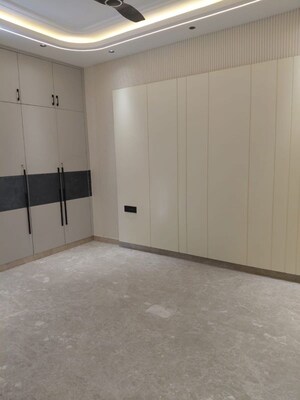 Room in 3 BHK Builder Floor at Kalkaji – for Rent