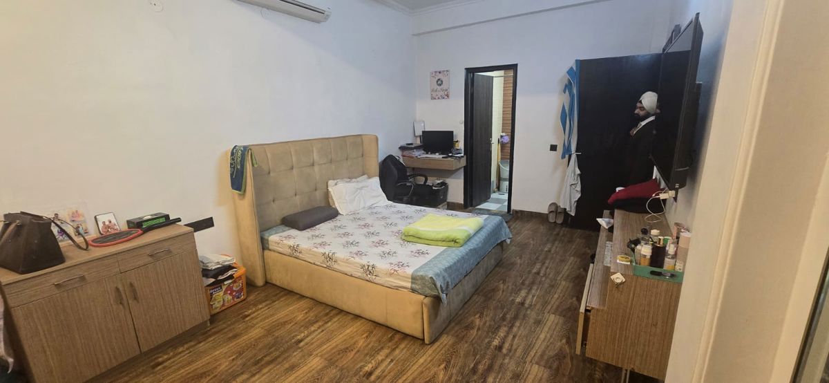 3 BHK 2200 Sq.Ft. Builder Floor in Ardee City