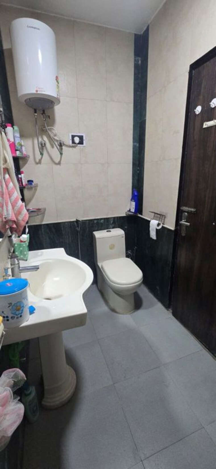 Attached Bathroom, ardee-city 3 Bedroom 2200 Sq.Ft. Builder Floor In Sector 52 Gurgaon 10414866