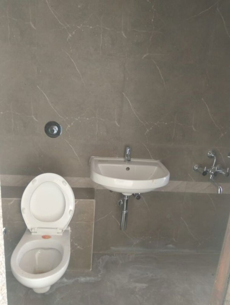Bathroom, sethia-green-view 1 Bedroom 650 Sq.Ft. Apartment In Goregaon West Mumbai 10414872