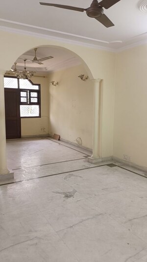 Room in 3 BHK Builder Floor at New Rajinder Nagar – for Rent