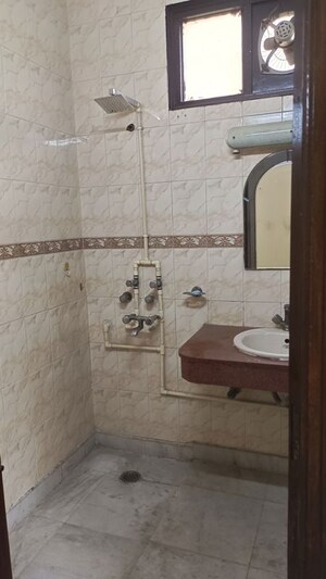 Bathroom in 3 BHK Builder Floor at New Rajinder Nagar – for Rent