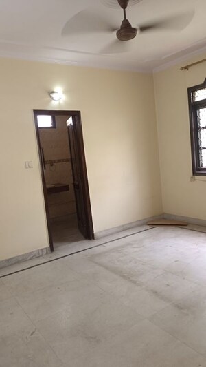 Room in 3 BHK Builder Floor at New Rajinder Nagar – for Rent