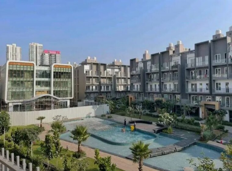 Exterior View, smart-world-orchard 2.5 Bedroom 1205 Sq.Ft. Builder Floor In Sector 61 Gurgaon 10414910