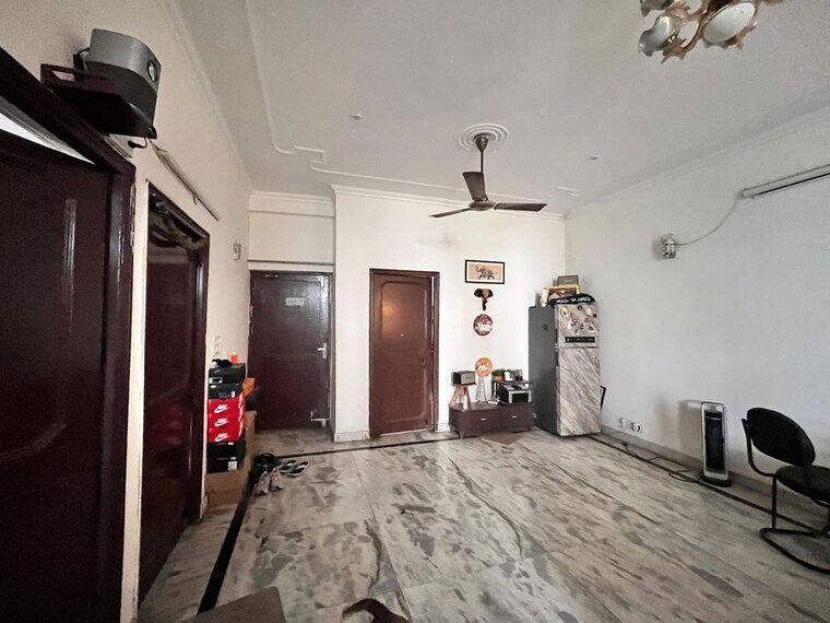  Parking, suncity 2 Bedroom 200 Sq.Yd. Builder Floor In Suncity Gurgaon 10414929