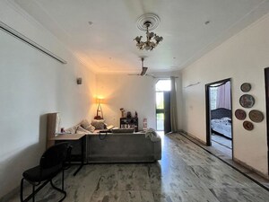 Living Room in 2 BHK Builder Floor at Suncity – for Rent