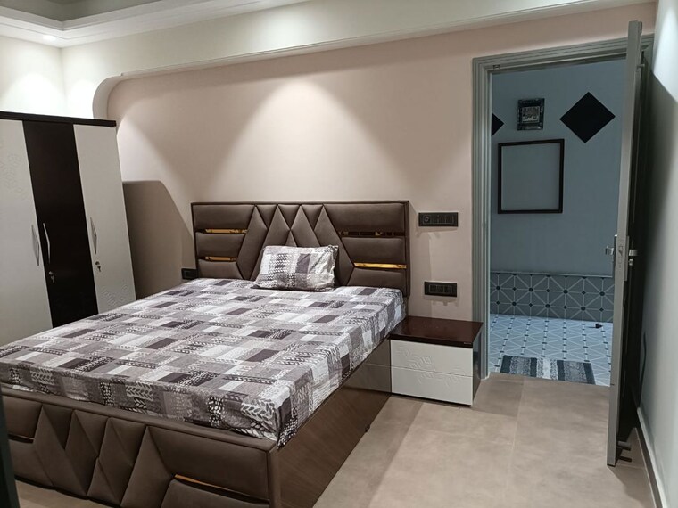 Bedroom, dlf city phase 3 1 Bedroom 100 Sq.Yd. Builder Floor In Dlf City Phase 3 Gurgaon 10414943