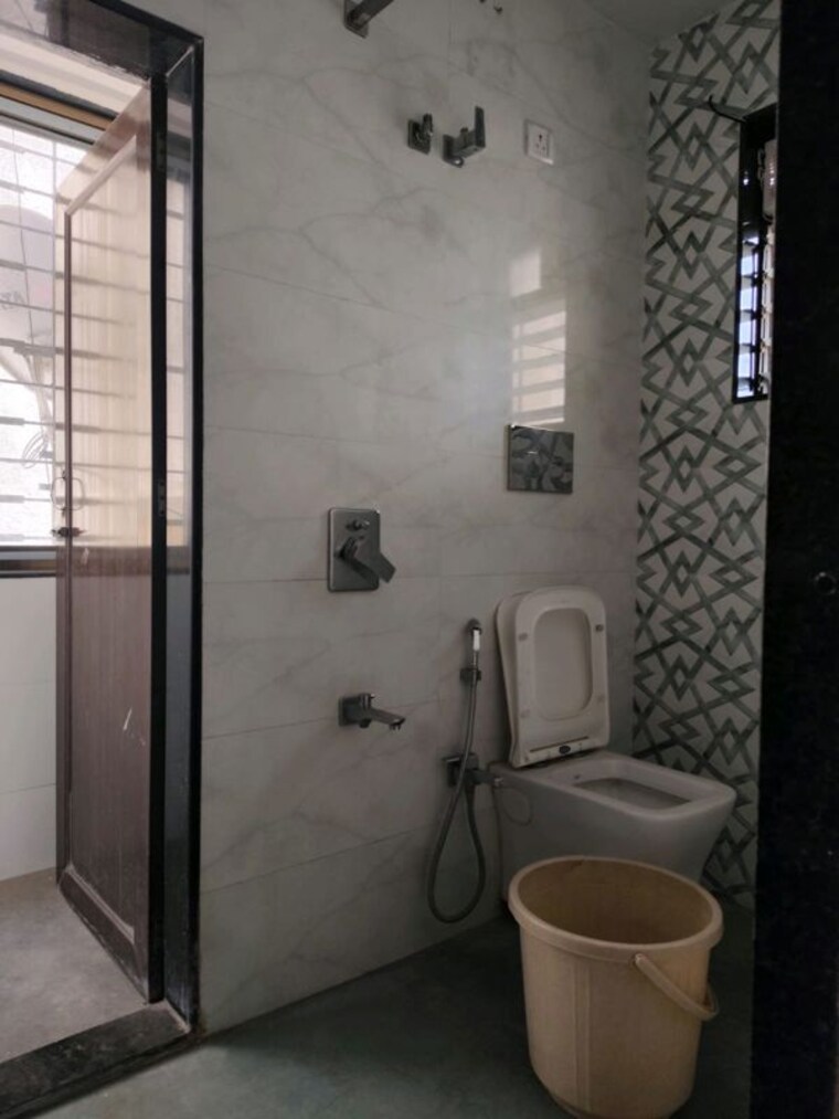 Bathroom, squarefeet-grand-square 1 Bedroom 560 Sq.Ft. Apartment In Anand Nagar Thane 10414945