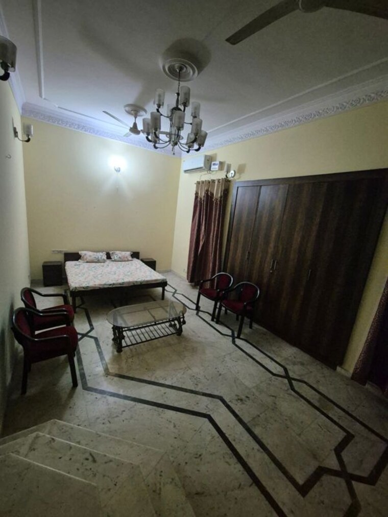 Living Room, dlf city phase 3 3 Bedroom 380 Sq.Yd. Builder Floor In Dlf City Phase 3 Gurgaon 10414947