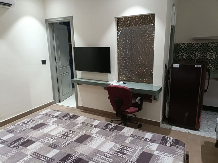 Bedroom, dlf city phase 3 3 Bedroom 380 Sq.Yd. Builder Floor In Dlf City Phase 3 Gurgaon 10414947