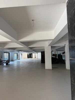 Parking in 2 BHK Builder Floor at Dlf City Phase 3 – for Rent