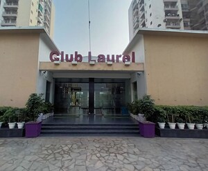 Living Room in 2.5 BHK Apartment at Prateek Laurel, Sector 120 – for Sale