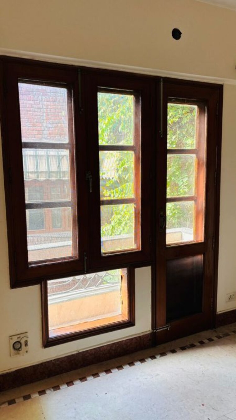 Room, hauz khas enclave 4 Bedroom 512 Sq.Ft. Builder Floor In Hauz Khas Enclave Delhi 10153833