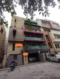 3 BHK + Servant Room Builder Floor For Sale in Hauz Khas