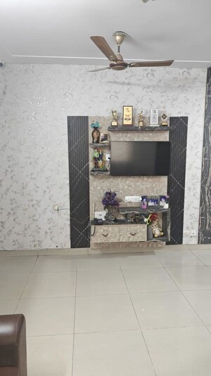 Room in 2 BHK Apartment at Ajnara Gen X, Dundahera – for Rent