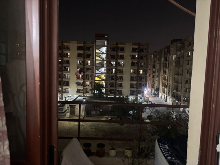 Balcony, avas-vikas-gangotri-enclave 2 Bedroom 900 Sq.Ft. Apartment In Rajajipuram Lucknow 10414991