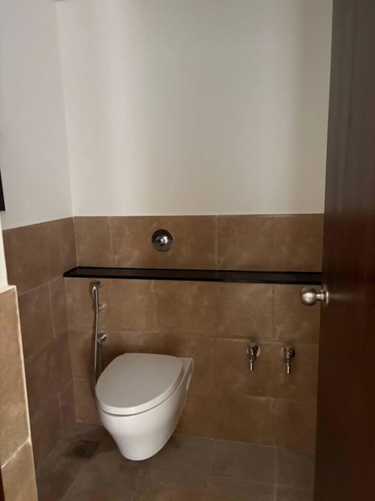Bathroom, puravankara-purva-atmosphere 3.5 Bedroom 2005 Sq.Ft. Apartment In Thanisandra Main Road Bangalore 10415005