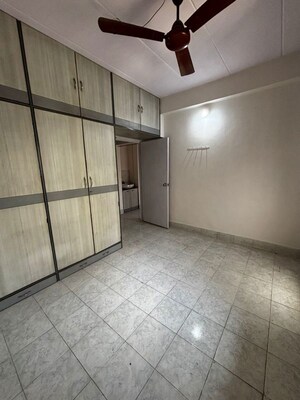 Room in 2 BHK Apartment at Green Hill CHS Dindoshi, Goregaon East – for Rent