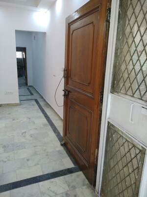 1.5 BHK Builder Floor – Entrance View at Amar Colony - for Rent