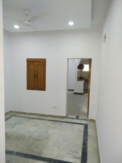 1.5 BHK Builder Floor For Rent in Amar Colony