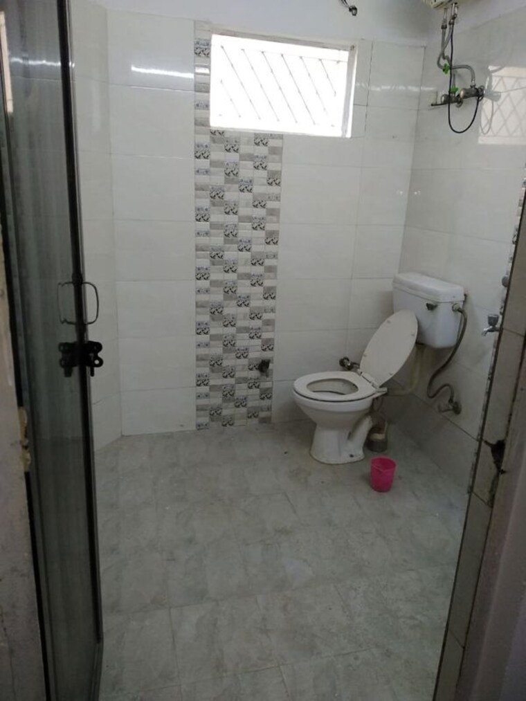 Bathroom, amar colony 1.5 Bedroom 787 Sq.Ft. Builder Floor In Amar Colony Delhi 10415025