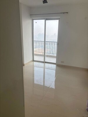Room in 2.5 BHK Builder Floor at Smart World Gems, Sector 89 – for Rent