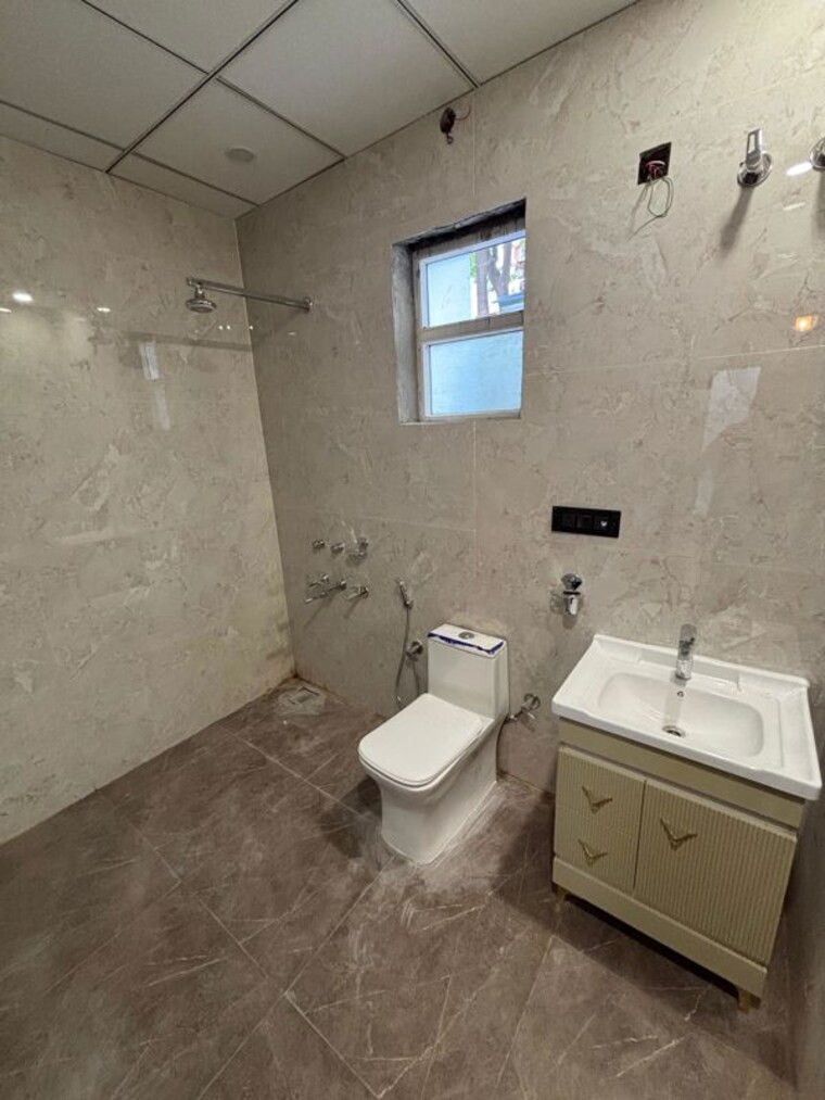 Bathroom, rwa-apartments-sector-72 3 Bedroom 250 Sq.Mt. Independent House In Sector 72 Noida 10415052