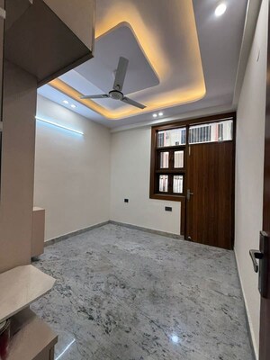Room in 2 BHK Builder Floor at APS Apartment, Indrapuram – for Rent