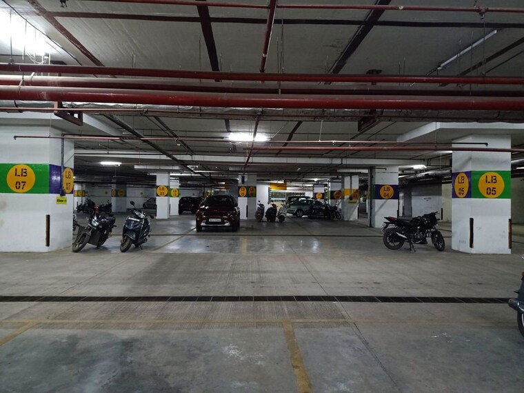  Parking, phoenix-east-court Commercial Office Space 1150 Sq.Ft. In Viman Nagar Pune 10415097