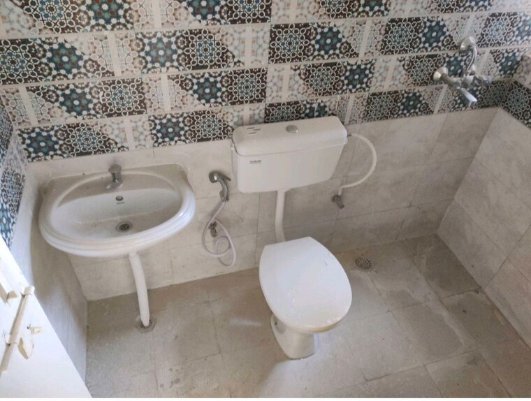 Bathroom, signature-global-golf-greens 1 Bedroom 400 Sq.Ft. Apartment In Sector 79 Gurgaon 10415099
