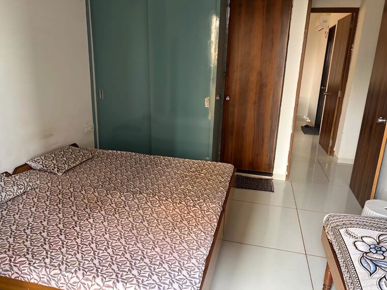 Bedroom, sargasan 3 Bedroom 220 Sq.Yd. Apartment In Sargasan Gandhinagar 10415126