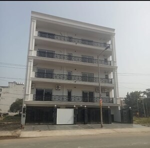 3 BHK Builder Floor – Exterior View View at BPTP District 3, Sector 85 - for Sale