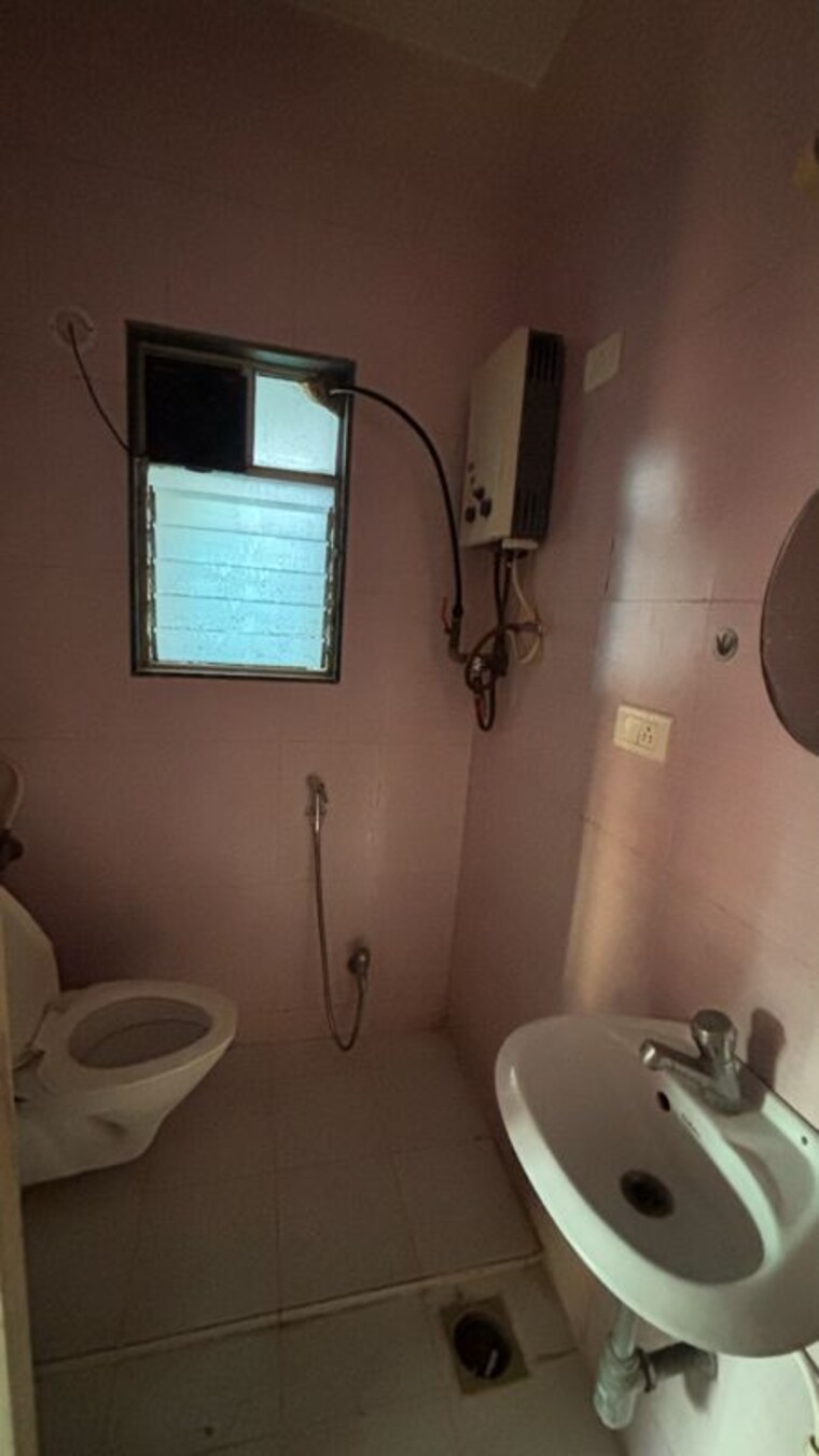 Bathroom, srk-suvarnapushpa 3 Bedroom 1400 Sq.Ft. Apartment In Sahakar Nagar Pune 10415137