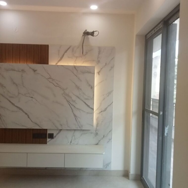 Bathroom, bptp-district-faridabad 3 Bedroom 1350 Sq.Ft. Builder Floor In Sector 81 Faridabad 10415142