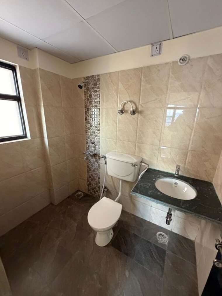Bathroom, ansal-crown-heights 2 Bedroom 1095 Sq.Ft. Apartment In Sector 80 Faridabad 10415158