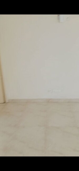 Room in 2.5 BHK Apartment at Zion Stonecrop and Celeste Garden, Sector 78 – for Rent