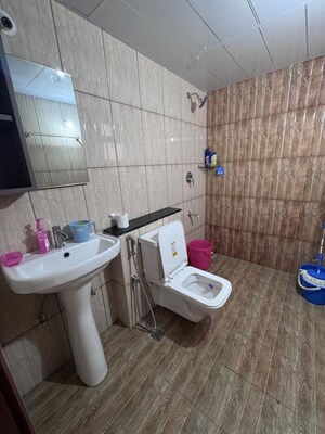 Bathroom in 3 BHK Apartment at Prestige Finsbury Park Regent, Bagaluru – for Rent