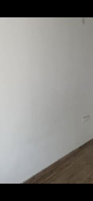 Room in 2 BHK Apartment at Omaxe Royal Residency Faridabad, Sector 79 – for Rent