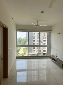 2 BHK Apartment For Rent in Godrej Royale Woods