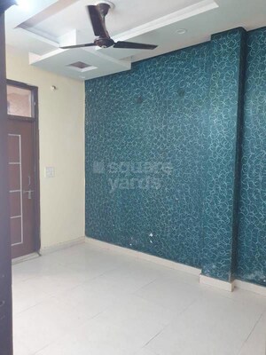 Room in 2.5 BHK Builder Floor at Dwarka Mor – for Rent
