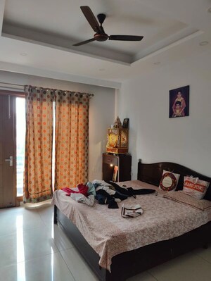 Bedroom in 3 BHK Builder Floor at Sector 9a – for Rent