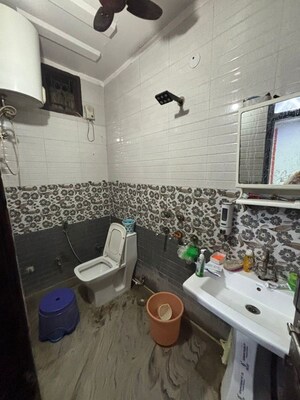 Team Area in 2.5 BHK Builder Floor at Dwarka Mor – for Rent