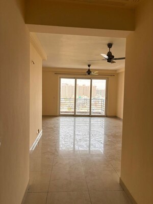 Room in 1 RK Apartment at Mahindra Aura, Sector 110a – for Rent